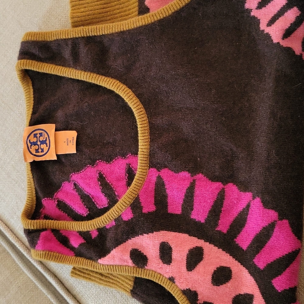 Tory Burch 100% cashmere vest -S size